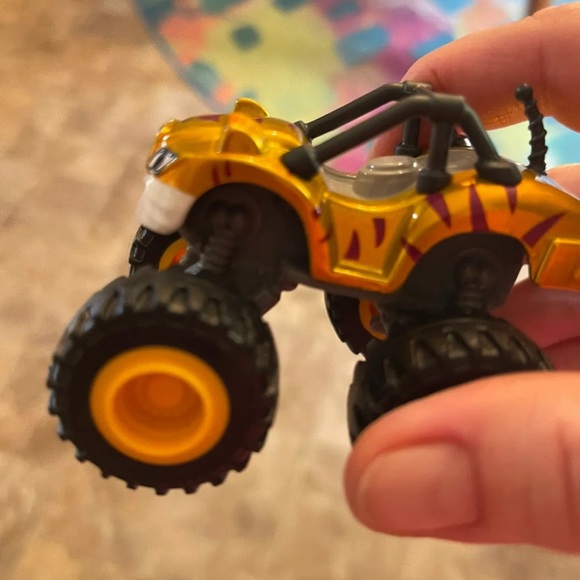 Blaze and the Monster Machines Metallic 2014! - Picture 2 of 5